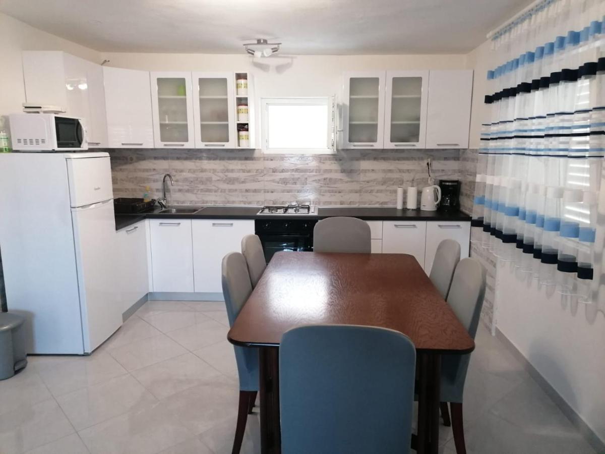 Apartment Slavica โตรกีร์ ภายนอก รูปภาพ