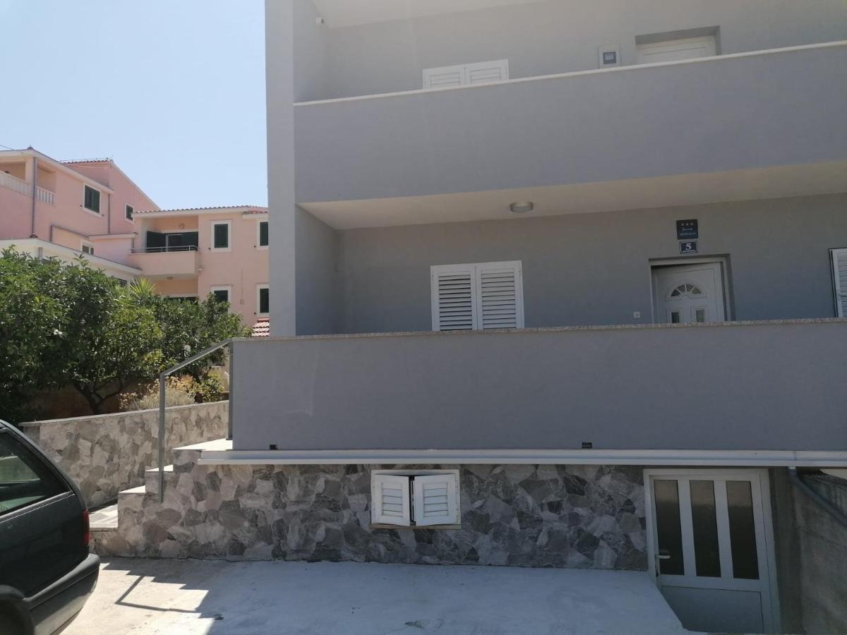Apartment Slavica โตรกีร์ ภายนอก รูปภาพ