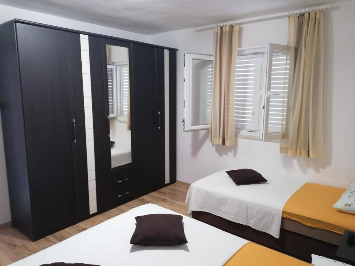 Apartment Slavica โตรกีร์ ภายนอก รูปภาพ